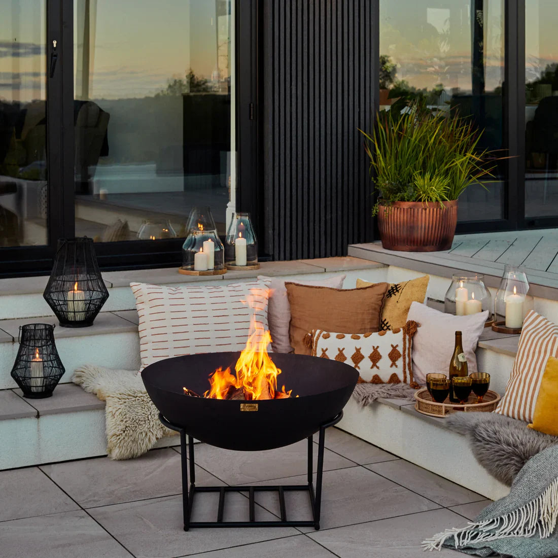 Ivyline, Outdoor Cast Iron Firebowl on Stand