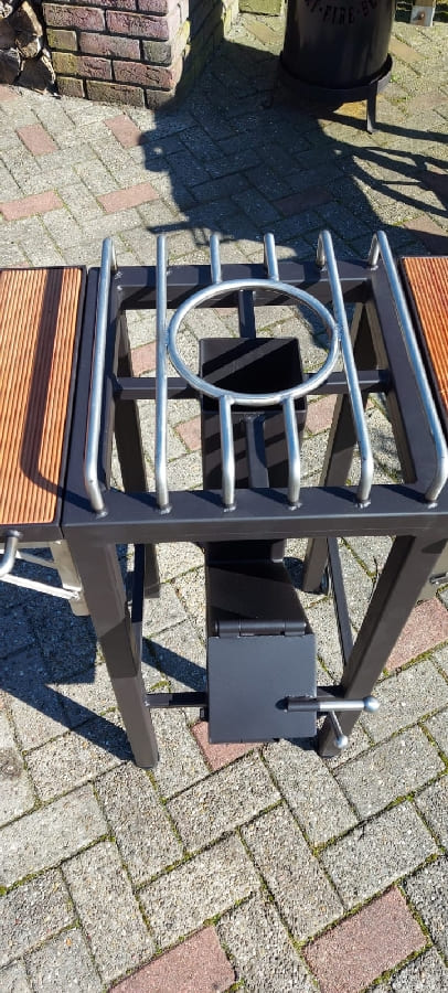 Rocket Stove Station with Pizza oven & Grill attachment